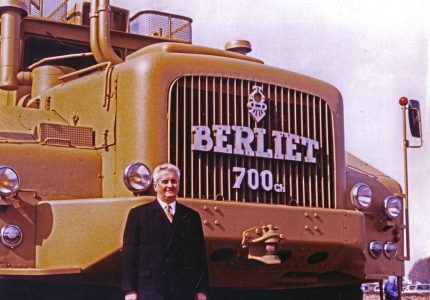 RENAULT TRUCKS SHOWCASES THE LEGENDARY BERLIET T100