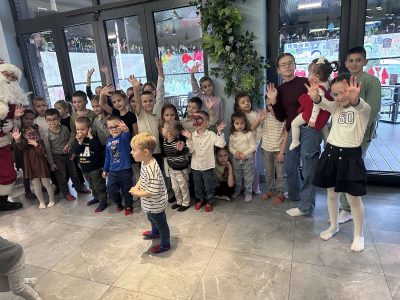 30 YEARS OF SUCCESS: GIFT PARCELS FILLED WITH SMILES